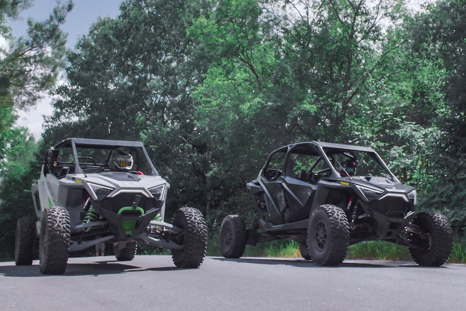 RZR Turbo R 4 vs RZR PRO R 4 Dirt Trax Online