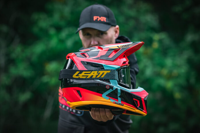LEATT 7.5 Off-Road Helmet and 4.5 Goggle Kit